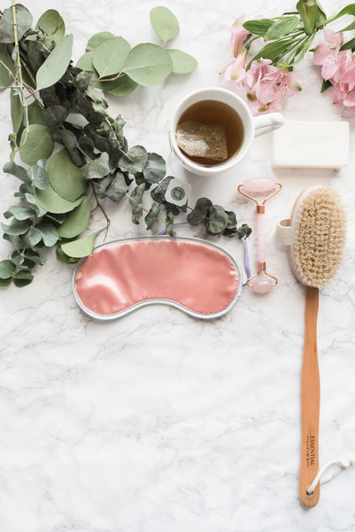 How Dry Brushing Works for Lymphatic Drainage, Glowing Skin, and Detoxing